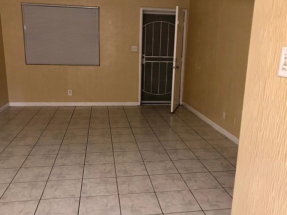 4th image of 2621 Jansen Ave