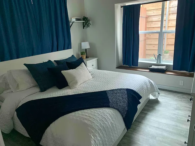 5963 Ross Ave #101 — Photo 8