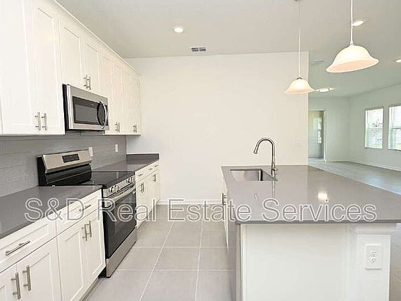 5th image of 4251 Curacao Pl