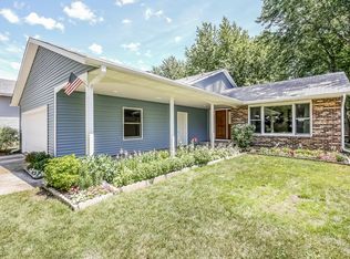 121 Marimac Ln, Vernon Hills, IL