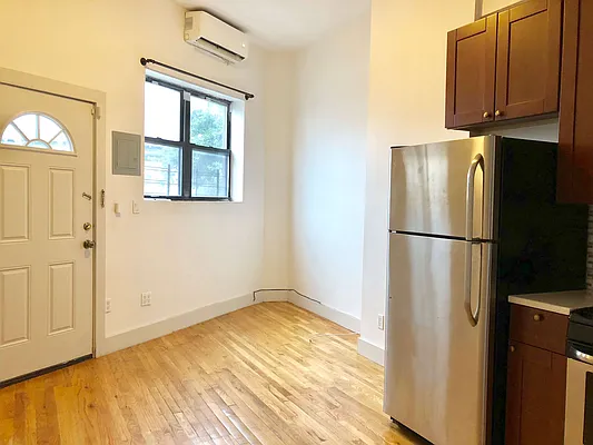 Rented by Premier Metro Realty Corp | media 21