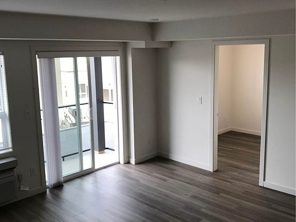 5th image of 775 Academy Way #205