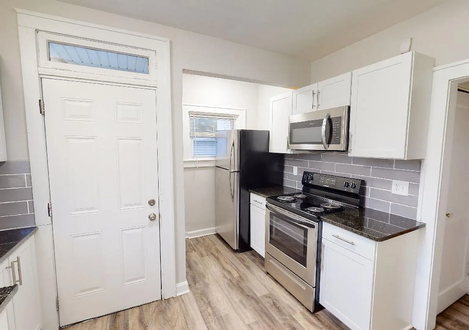 3 Bedrooms, 1 Full Bathroom + 2 Free Off-Street Parking Spaces Beautiful Campus Property Availabl... — Photo 2