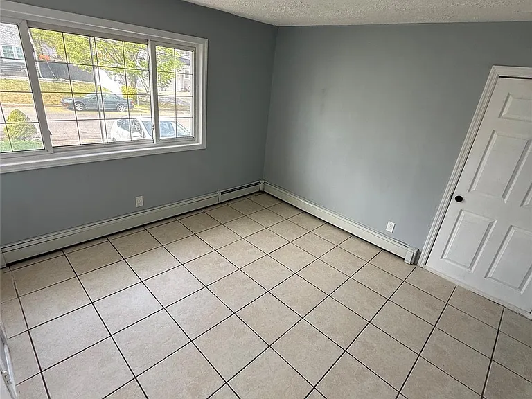 480 Saint Johns St — Photo 7