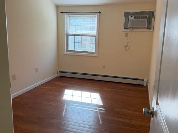 (undisclosed Address), Rosedale, NY 11422