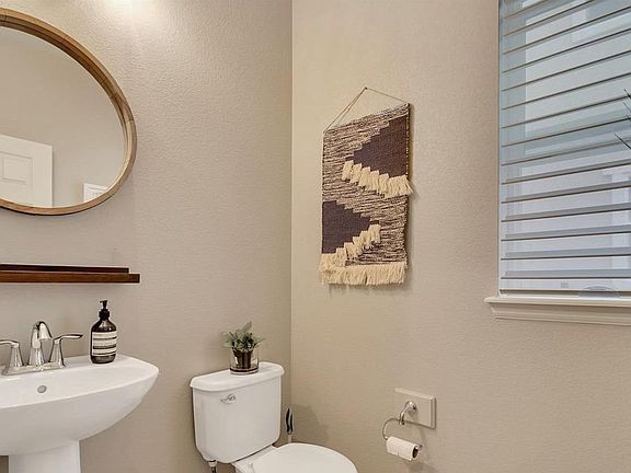 5th image of 17167 Elati St