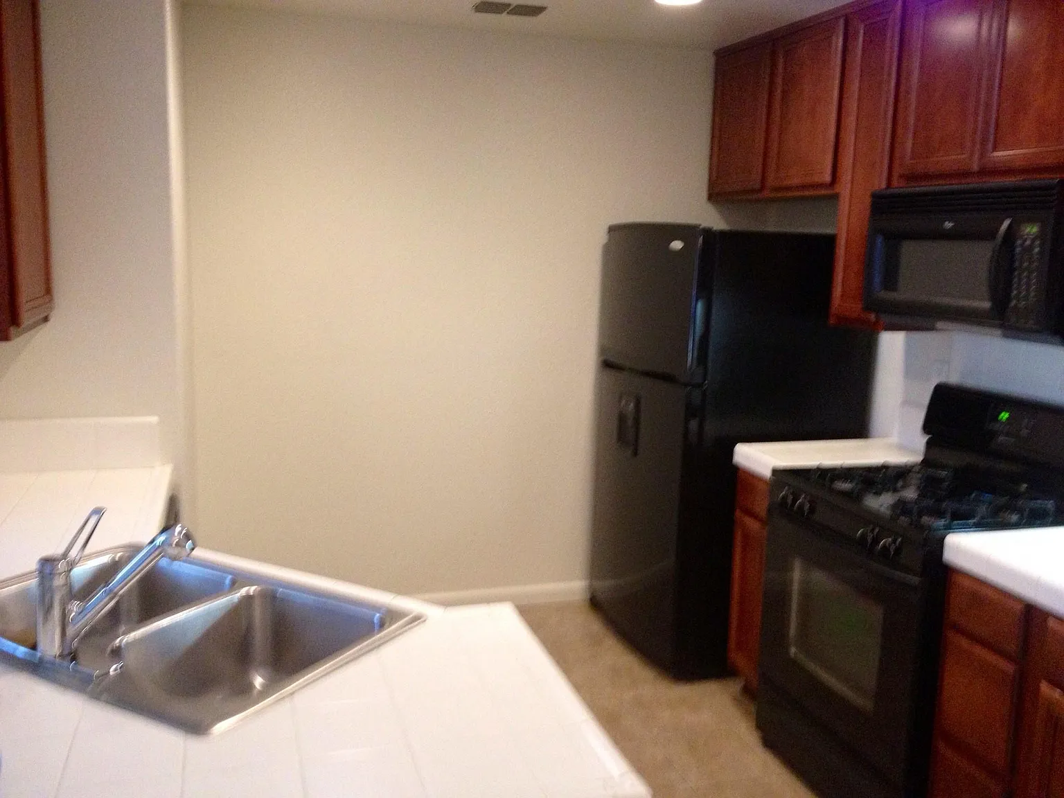 1 bed, 816 sqft, $1,800 — Photo 3