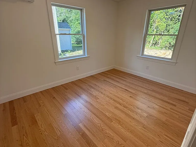 326 Oakland Rd — Photo 8