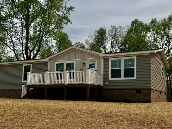 2820 Hollywood Church Rd, Clarkesville, GA 30523