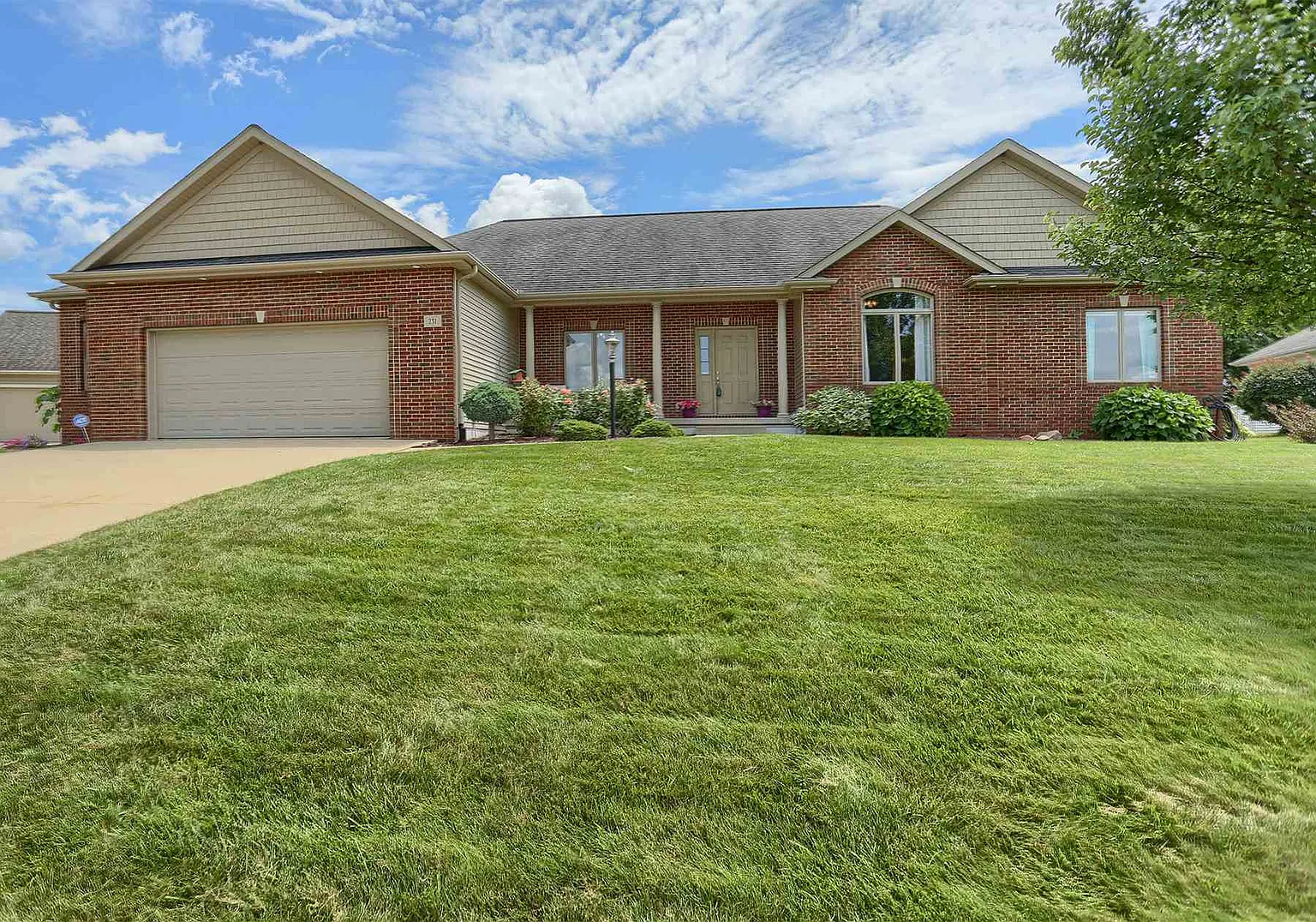 251 Salman Dr photo 1