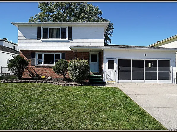 8 Sebring Dr, Depew, NY 14043