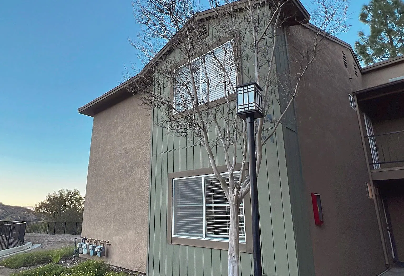 2 bed, 956 sqft, $2,500 — Photo 1