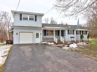 3112 Crestwood Dr, Palmyra, NY 14522