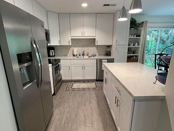 4th image of 255 Sequoia Ct APT 15