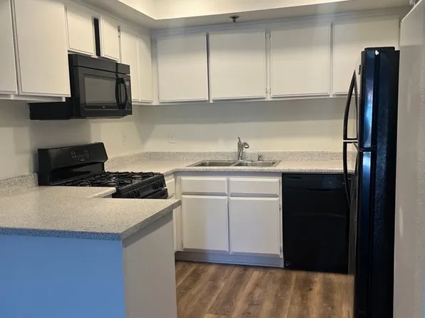 Arlington Court Apartments