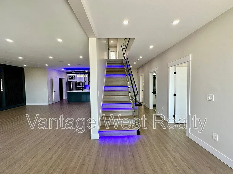 3608 Silver Way — Photo 15
