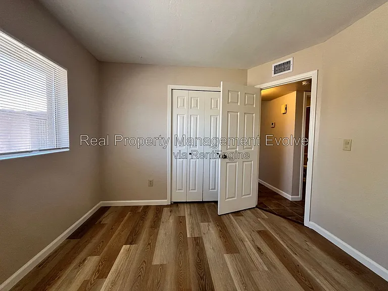 18211 N 40th Pl #1 — Photo 10