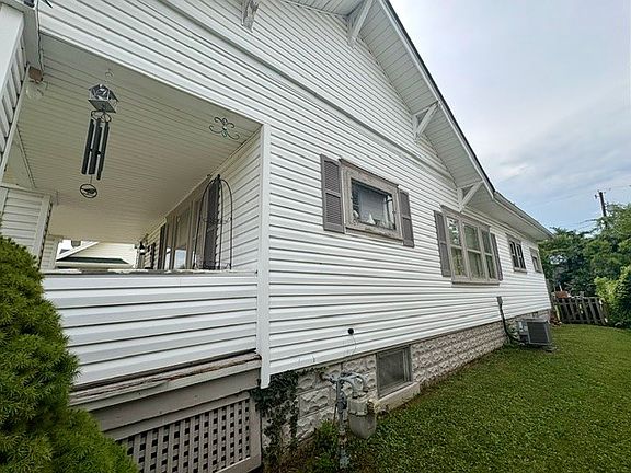 3rd image of 361 Ridge Rd