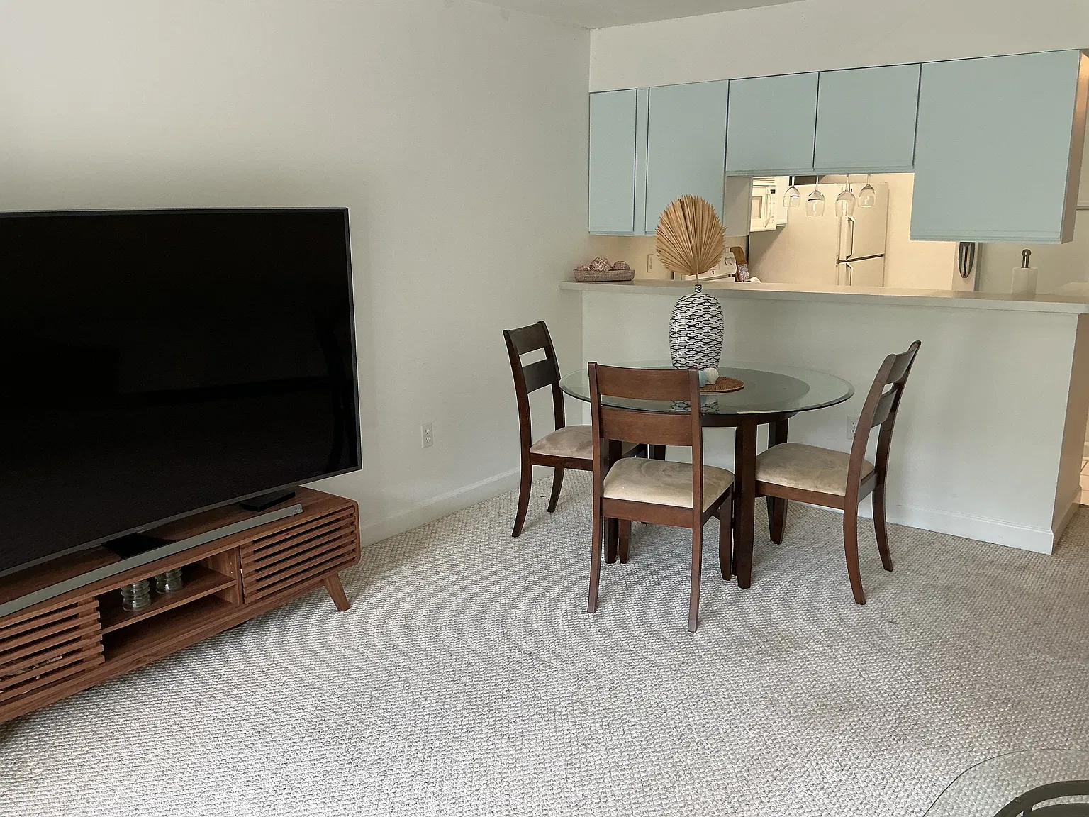1 bed, 700 sqft, $1,600 — Photo 3