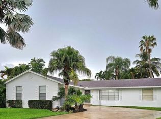 12191 Broadleaf Ct, Wellington, FL 33414