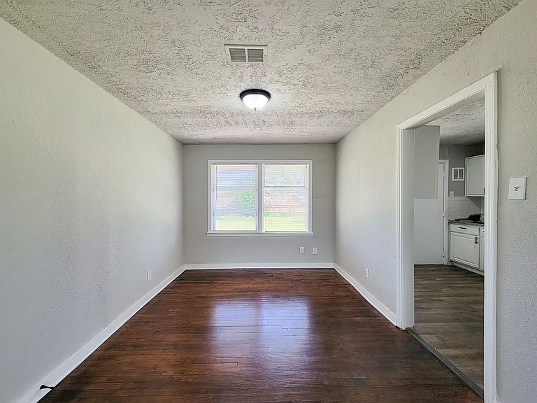 5815 Southseas St — Photo 11