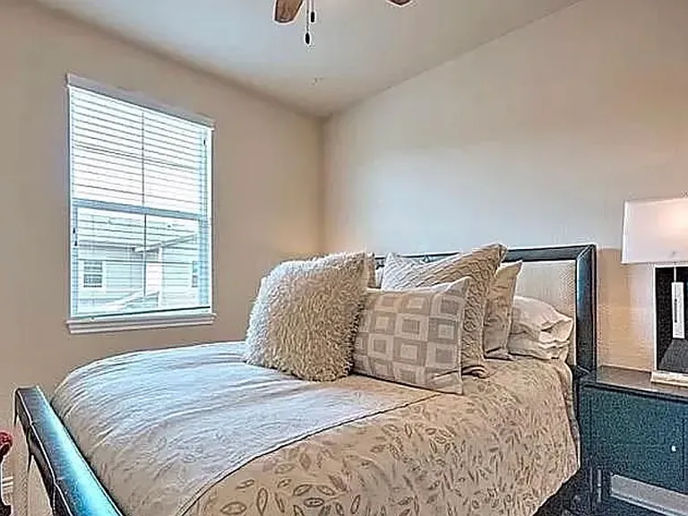10827 Creede Crk — Photo 17