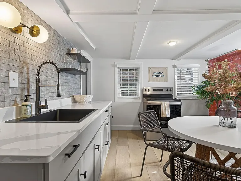 141 Washington Ave #1 — Photo 8
