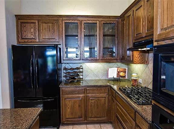5th image of 734 Pelican Hills Dr