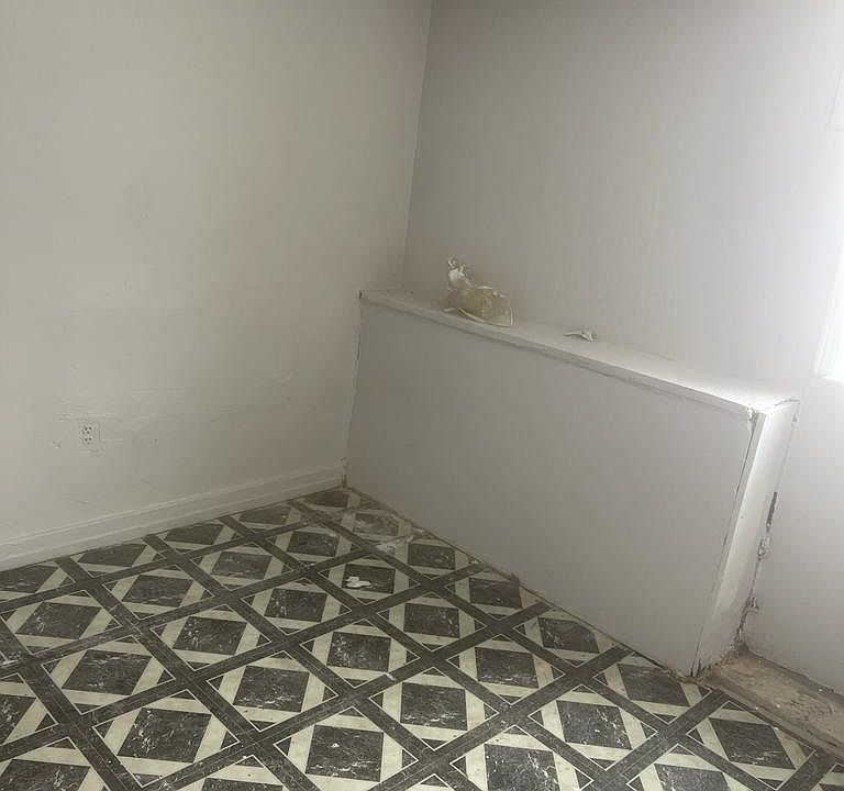 2nd image of 320 Elm St #B