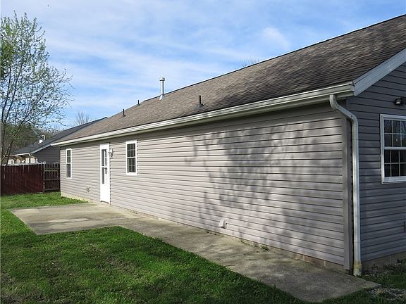 2nd image of 1487 Hillcrest Dr