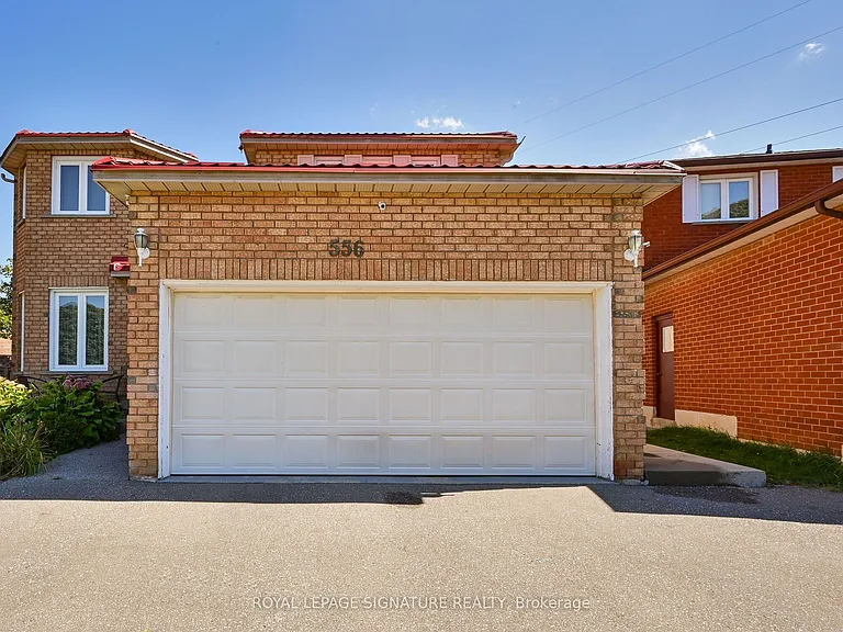 556 Farwell Cres #LOWER — Photo 1