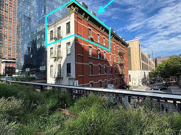 3rd image of 501 W 28th St APT 12
