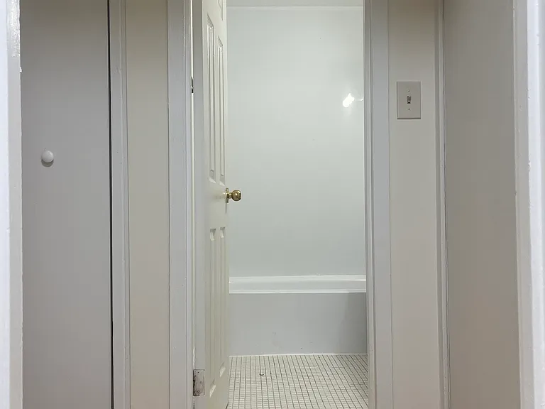 140 Grove St #1D — Photo 11