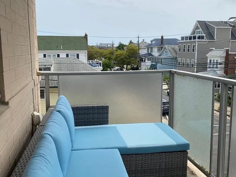 6101 Monmouth Ave #301 — Photo 7