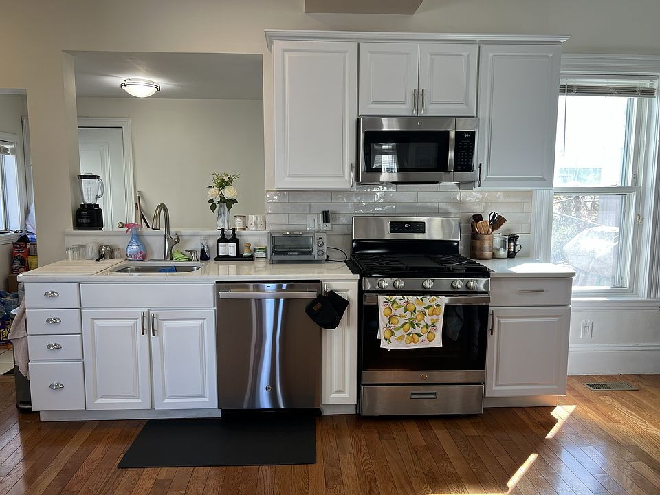 1st image of 20 Bradstreet Ave #1