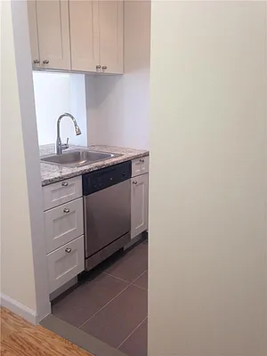 Rented by RELO REDAC INC. | media 3