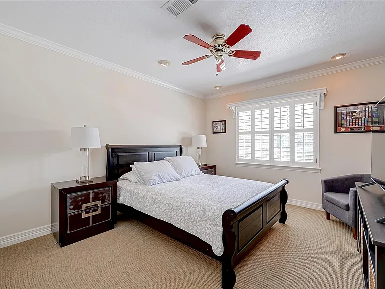6329 Del Monte Dr #100 — Photo 28
