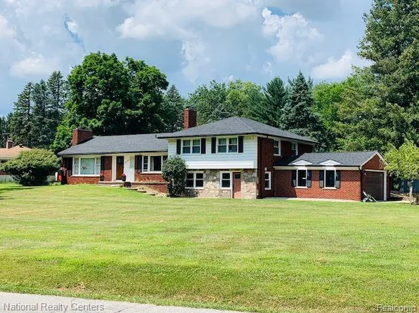 25648 Forestview Dr, Southfield, MI 48033