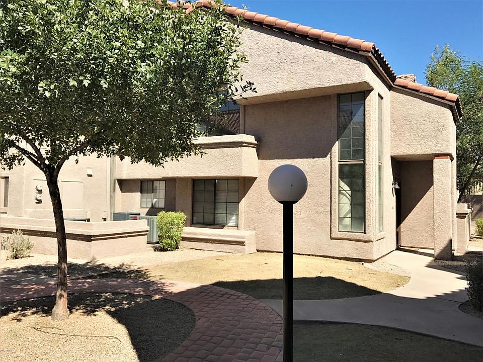 1st image of 700 E Mesquite Cir