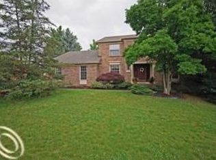 9630 Red Maple Dr, Plymouth, MI 48170