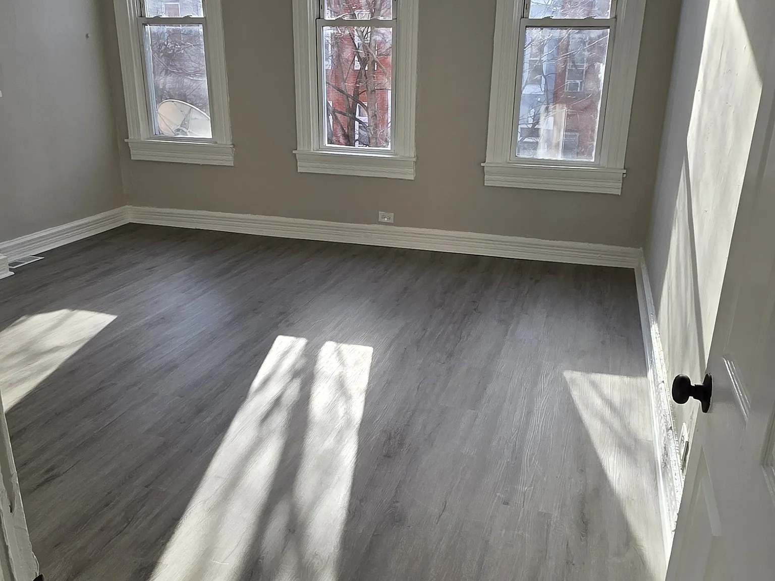 3 bed, $1,400 — Photo 1