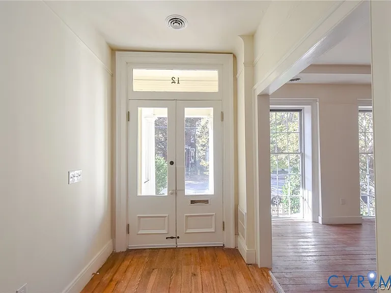 12 W Clay St #A — Photo 2