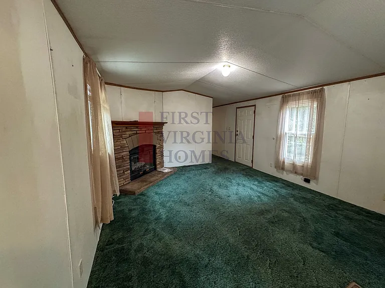 163 Wagner Pl — Photo 3