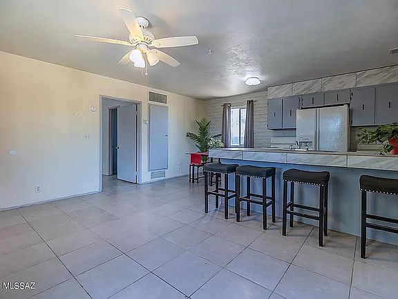 4th image of 3234 E Towner St #3234