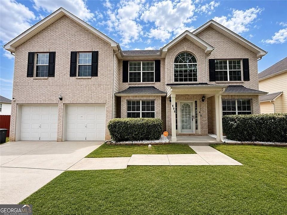 1st image of 609 Vaughan Dr