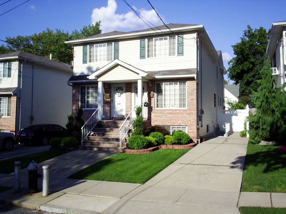 1st image of 63 Quinlan Ave