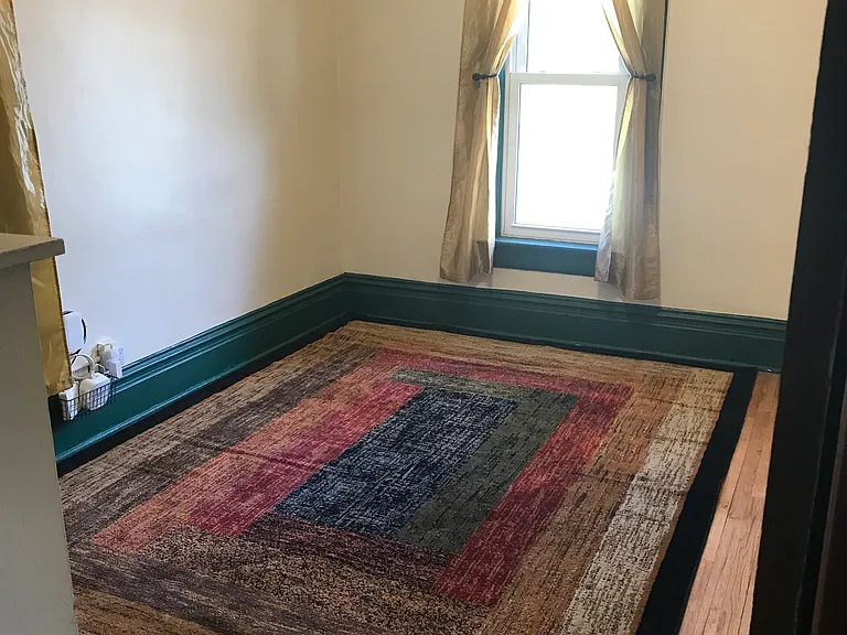 719 E Grand Ave #5 — Photo 1