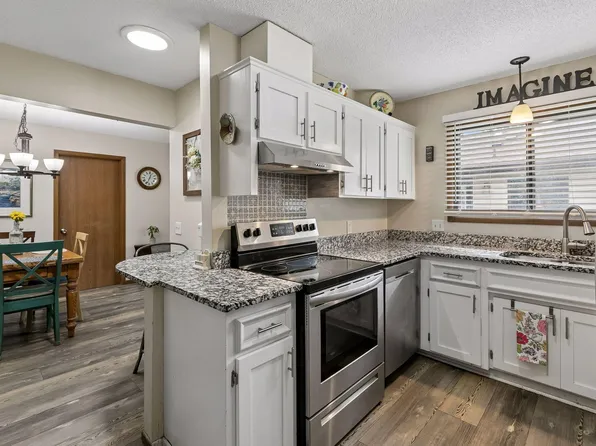 8730 134th St W, Apple Valley, MN 55124
