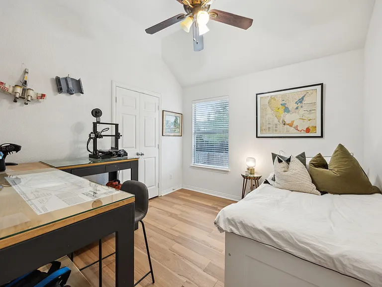 516 Crutcher Xing — Photo 21