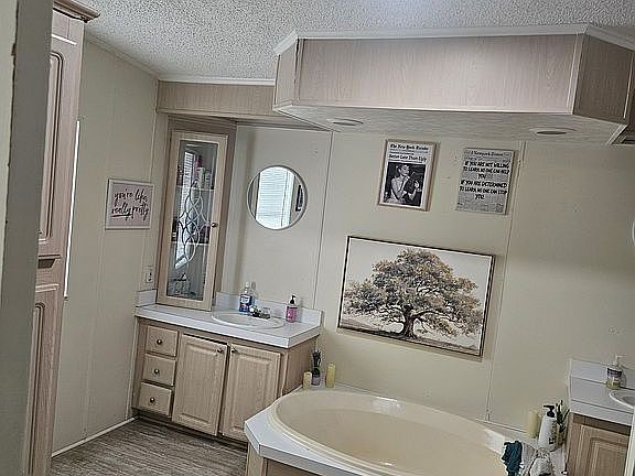 4th image of 6585 SW 84th St